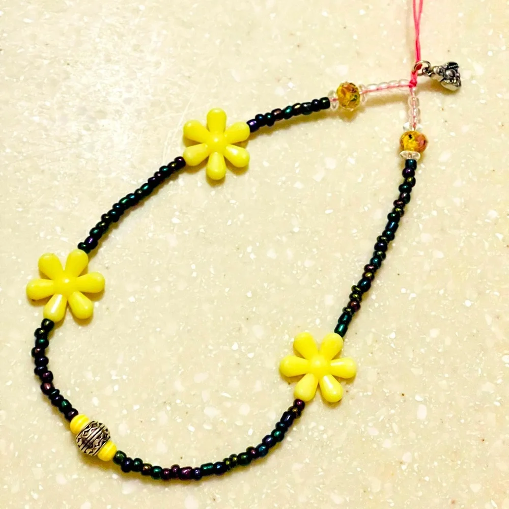 Phone String!!! Purple and yellow! 💛💜